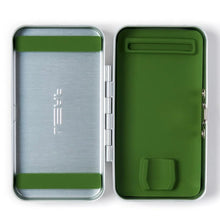 Load image into Gallery viewer, Leaf Twig or Thorn Single Edge Razor Travel Case