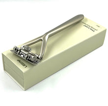 Load image into Gallery viewer, The Leaf Razor, Silver
