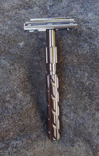 Load image into Gallery viewer, Parker Safety Razor Kit 22r