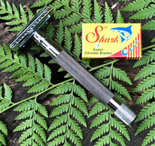 Load image into Gallery viewer, Parker 56R Safety Razor