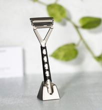 Load image into Gallery viewer, The Leaf Grip Sleeve