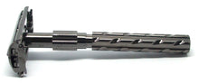 Load image into Gallery viewer, Parker 22r Safety Razor