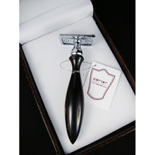Load image into Gallery viewer, Parker 12R Real Horn Safety Razor
