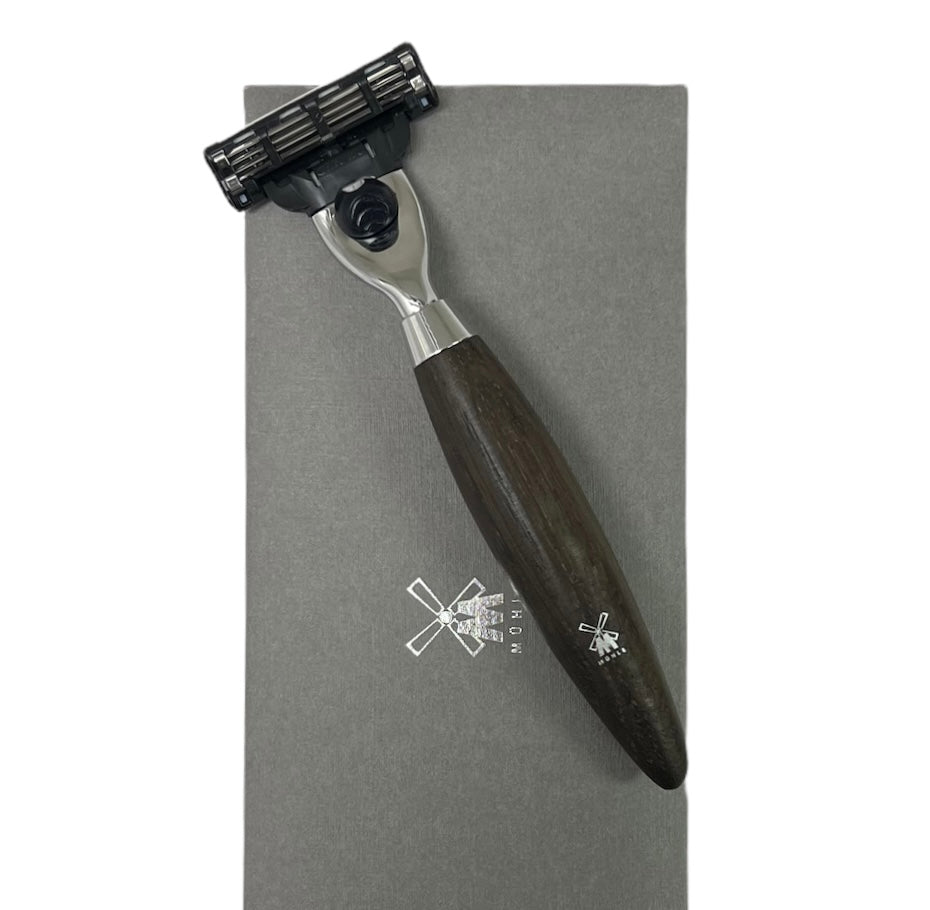 Muhle Kosmo R 873 m3 Mach 3 Razor  – Bog Oak Handle