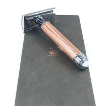 Load image into Gallery viewer, Muhle Safety Razor R89 Closed Comb – Rose Gold Handle
